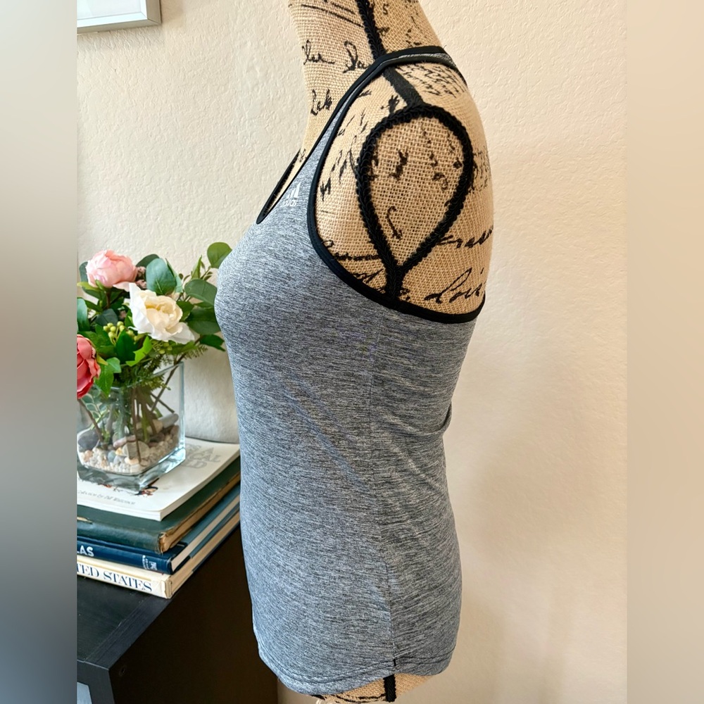 ADIDAS : Racerback Grey Workout Tank Top - Picture 2 of 13